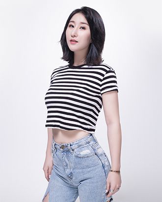 大鸡巴操女舞蹈表演部部主任
